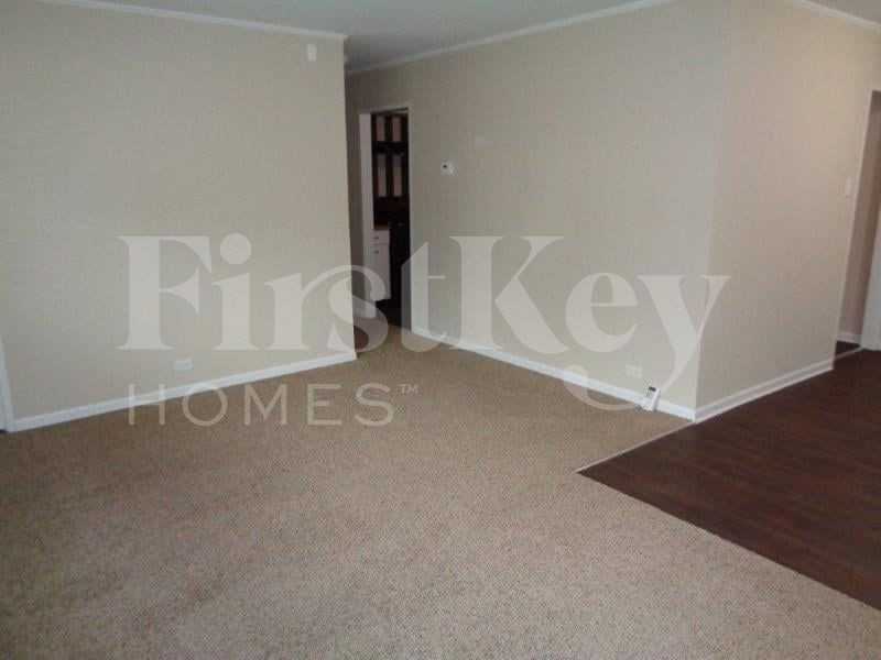 307 Windsor St - Photo 4 of 16
