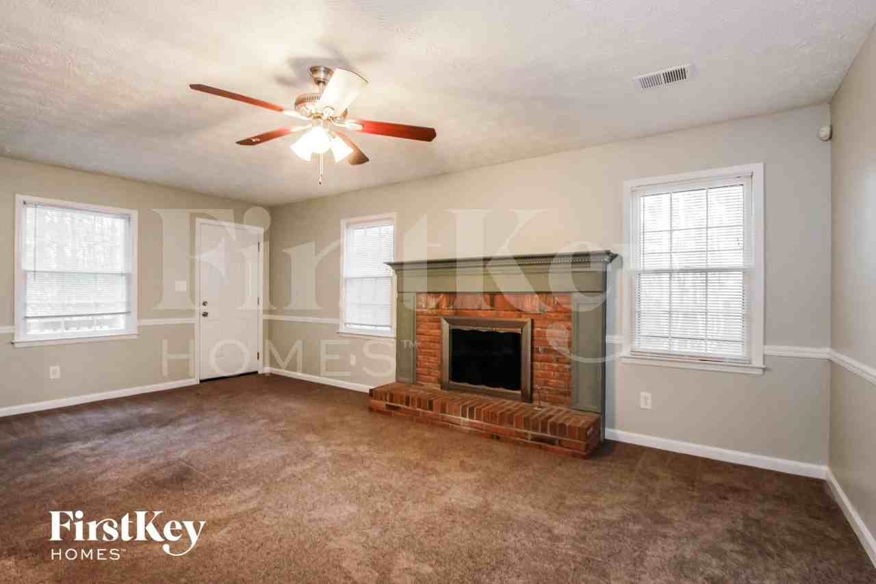 145 Fontaine Way - Photo 4 of 15