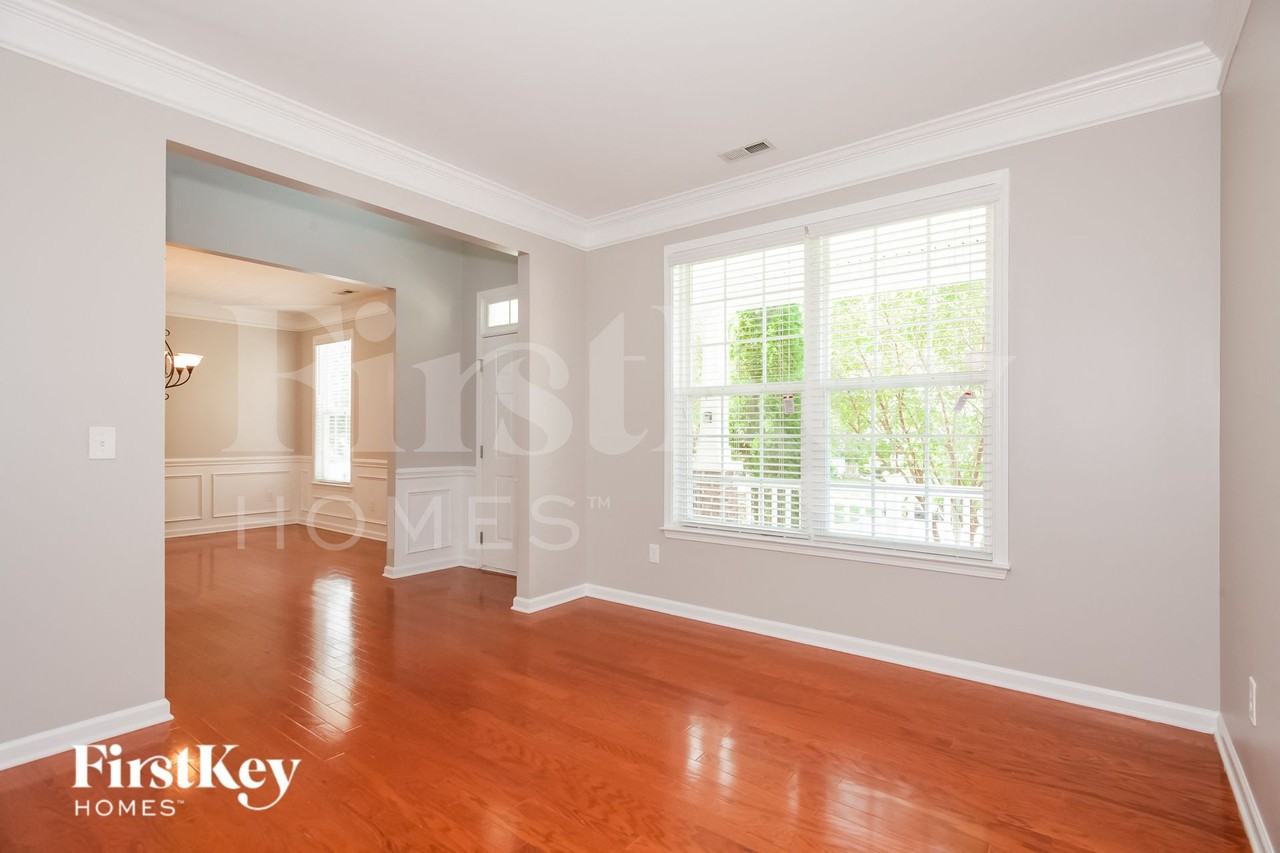 10309 Old Carolina Dr - Photo 2 of 15