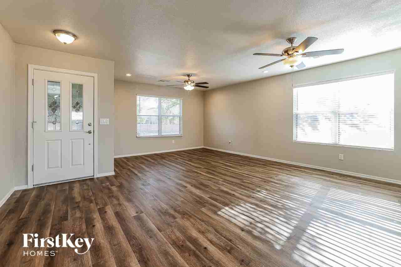 13713 E Diablo Creek Dr - Photo 2 of 15