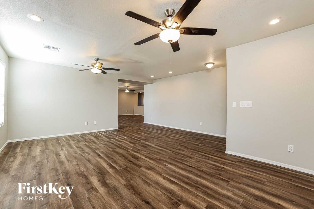13713 E Diablo Creek Dr - Photo 3 of 15