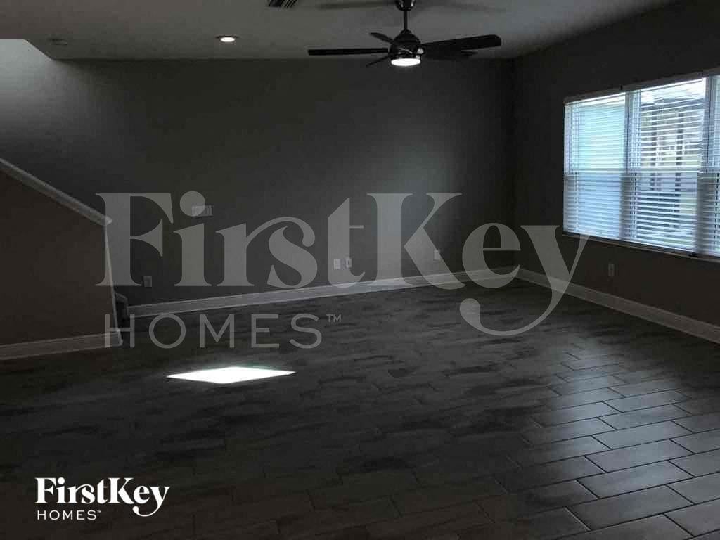 10942 Sand Pine Ln - Photo 5 of 17