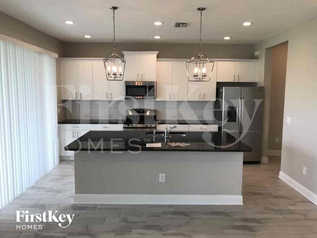 10942 Sand Pine Ln - Photo 7 of 17