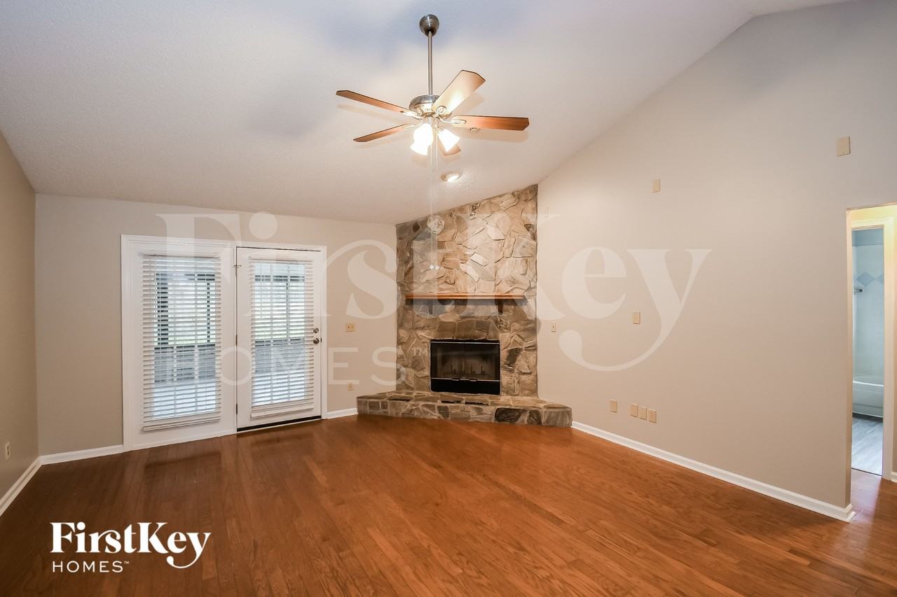 1570 Crabapple Cove Ct N - Photo 2 of 16
