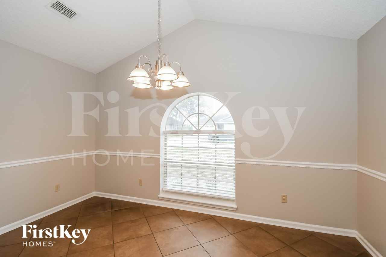 1570 Crabapple Cove Ct N - Photo 4 of 16