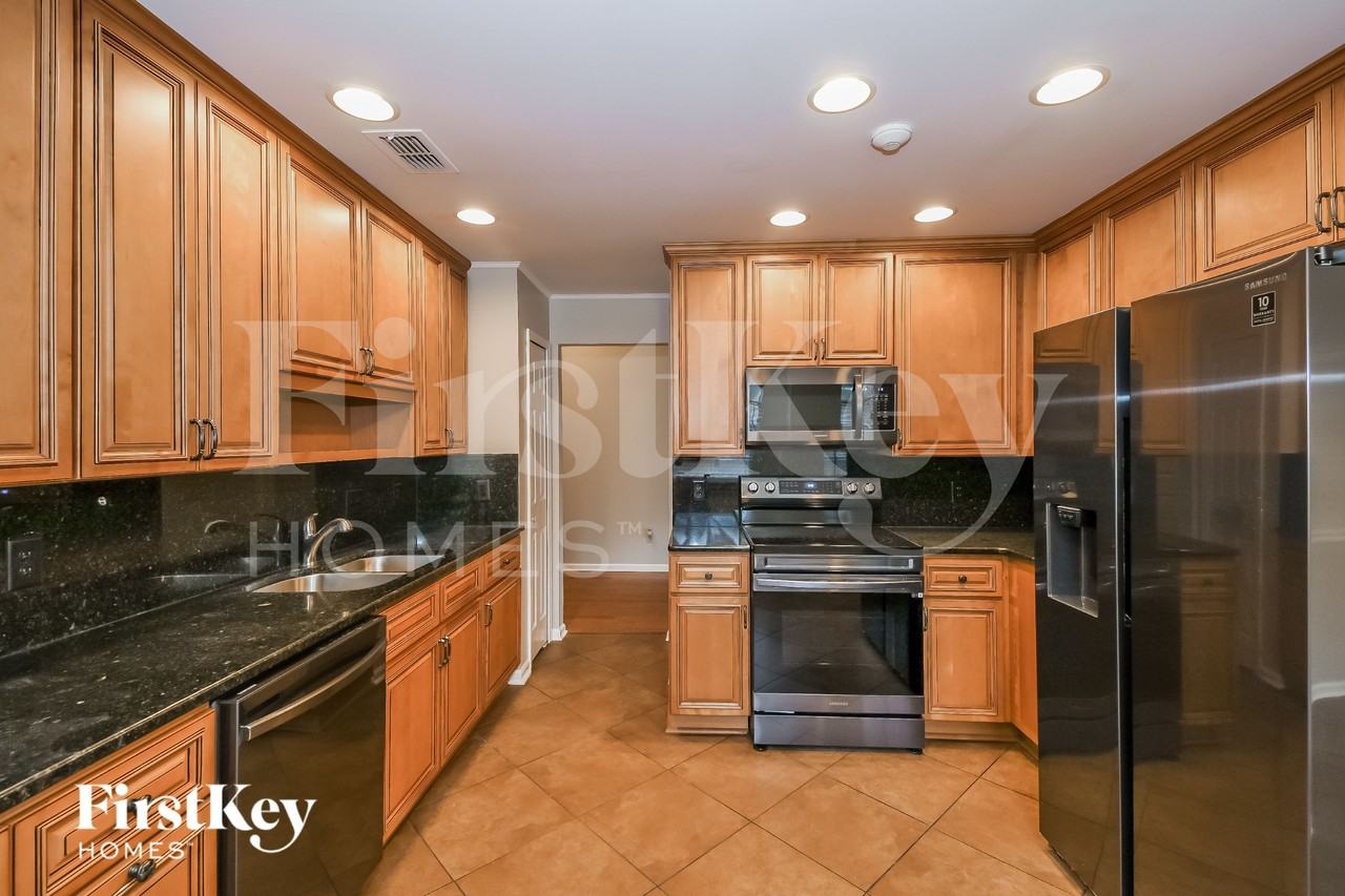 1570 Crabapple Cove Ct N - Photo 5 of 16