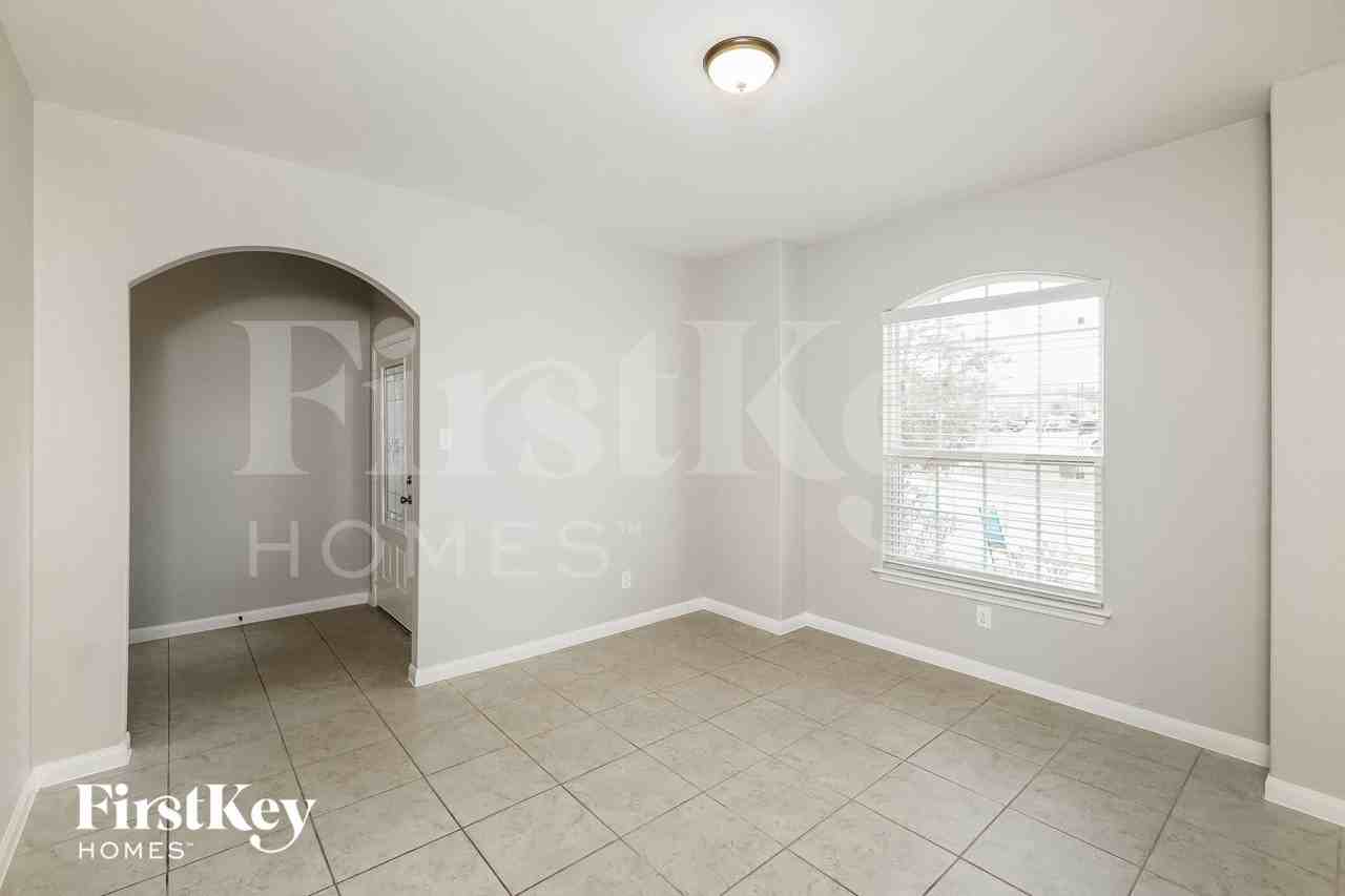 392 Cylamen - Photo 5 of 16