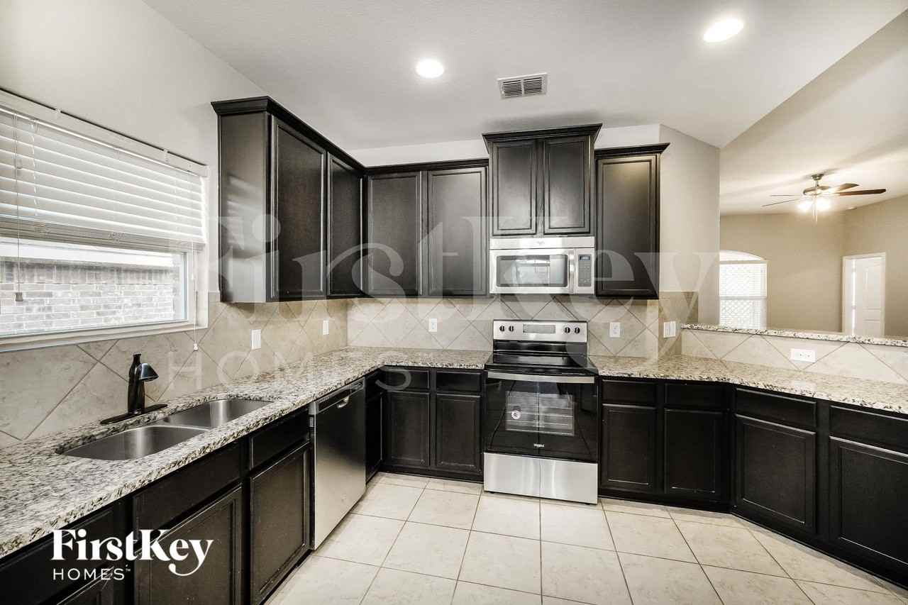392 Cylamen - Photo 6 of 16