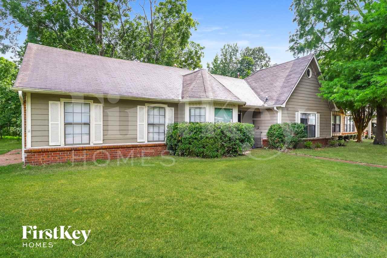 7549 Burnstown Ln - Photo 2 of 15
