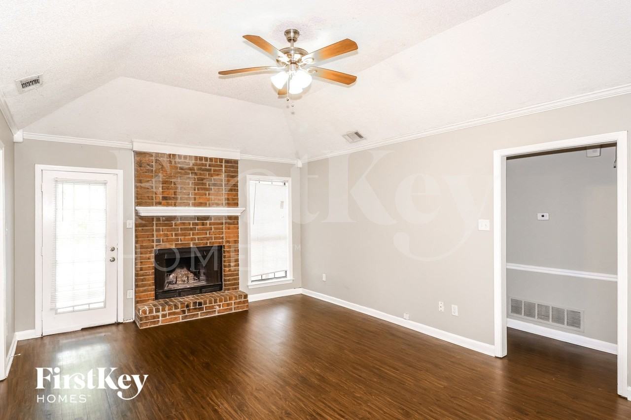 7549 Burnstown Ln - Photo 3 of 15