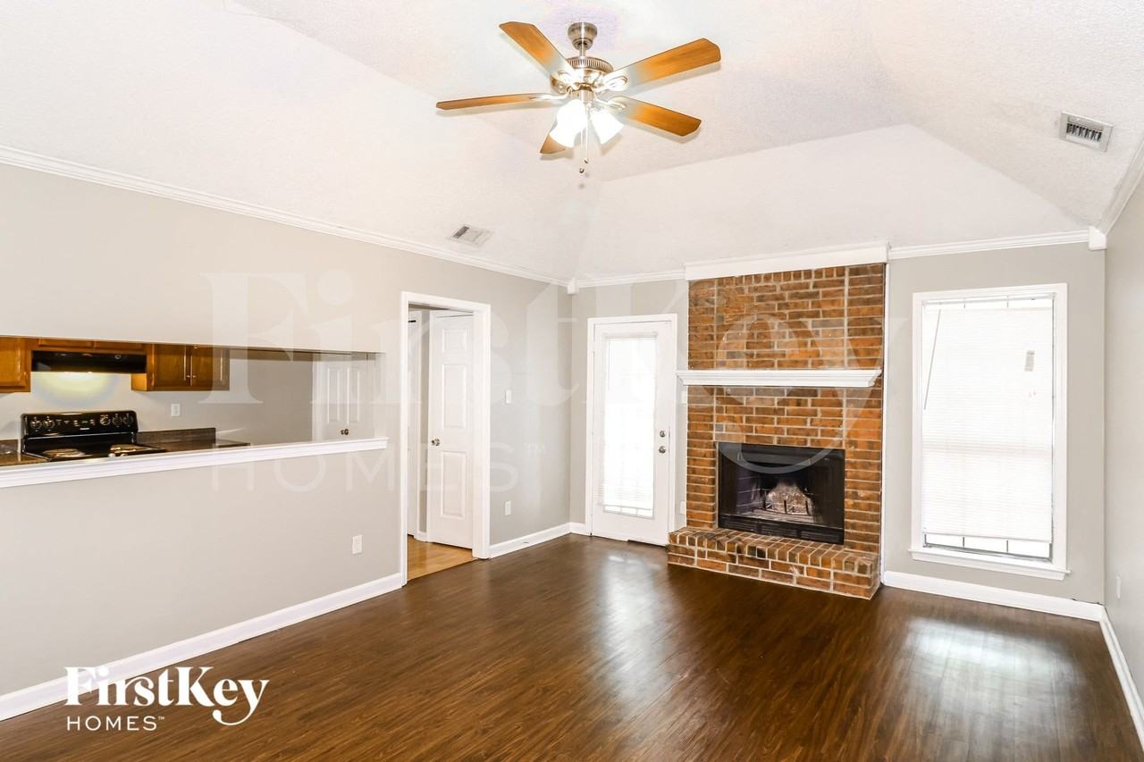 7549 Burnstown Ln - Photo 4 of 15
