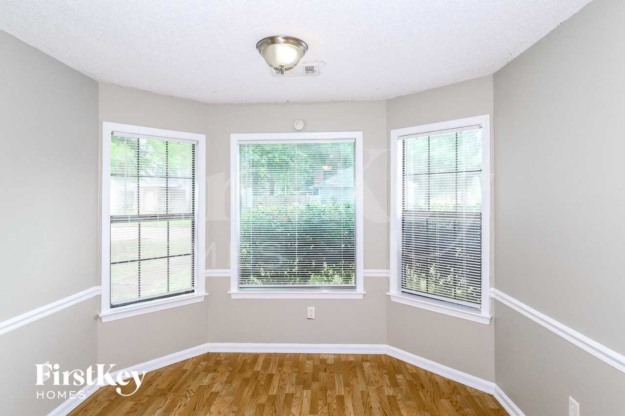 7549 Burnstown Ln - Photo 5 of 15