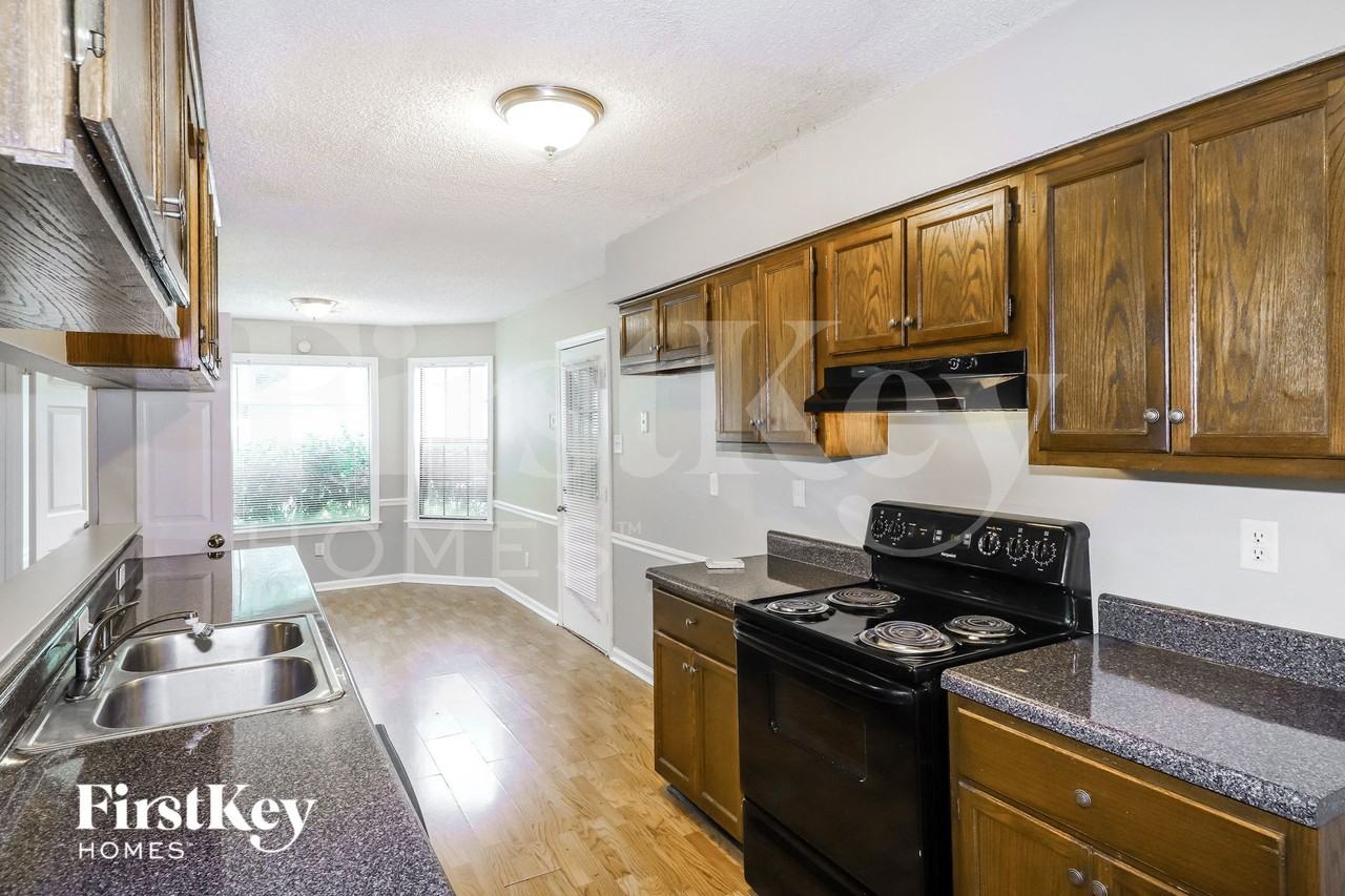 7549 Burnstown Ln - Photo 6 of 15
