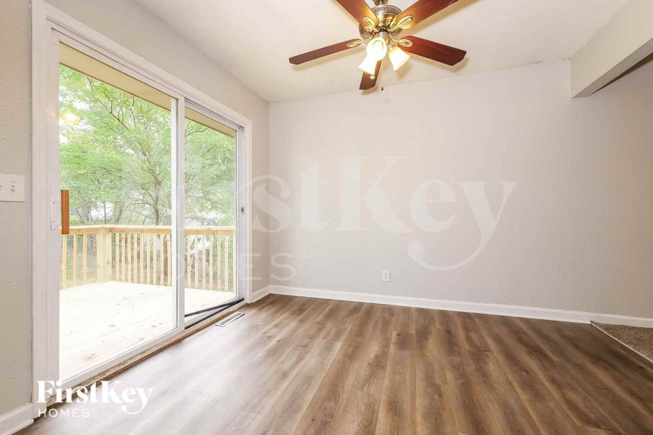 309 Ne Sunnybrook Dr - Photo 5 of 16