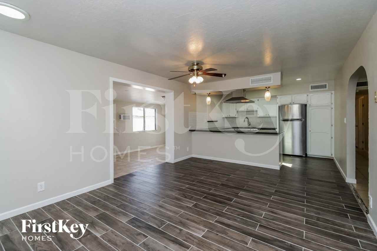 1707 S Hardy Dr - Photo 7 of 15