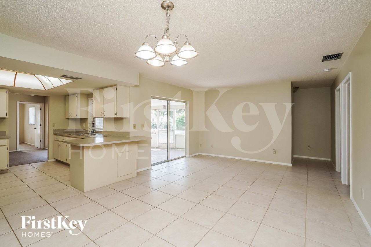 1430 Seterrace - Photo 4 of 16