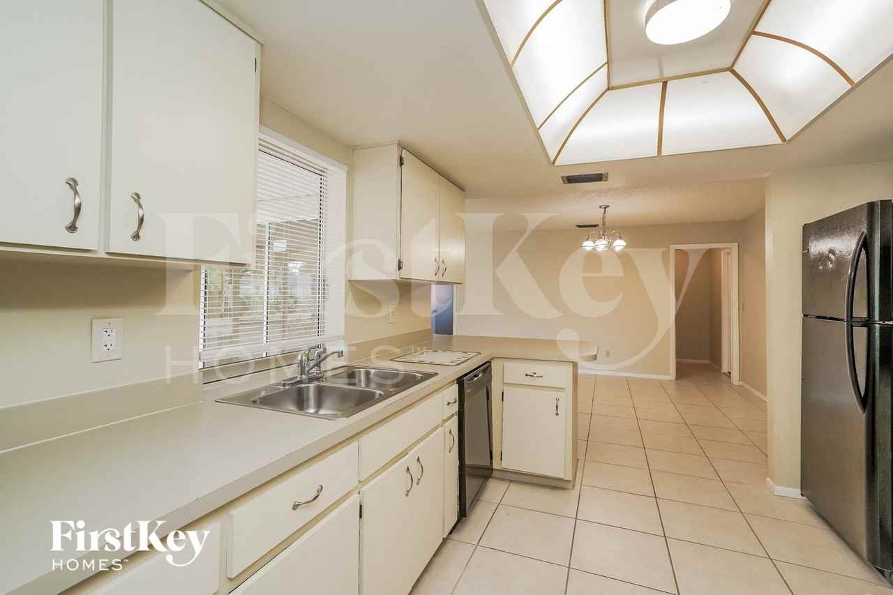 1430 Seterrace - Photo 5 of 16