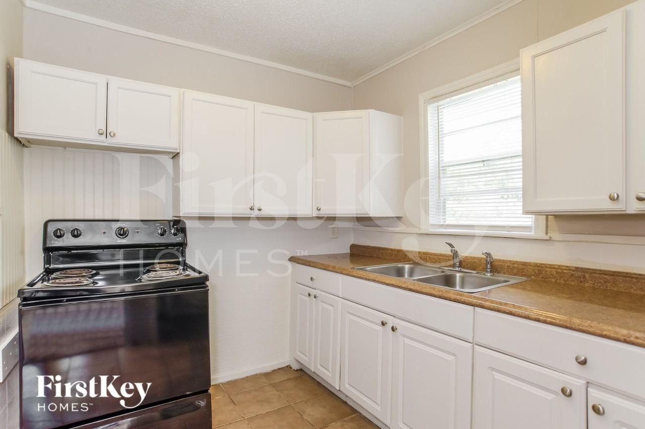 7908 Park Ave - Photo 7 of 15