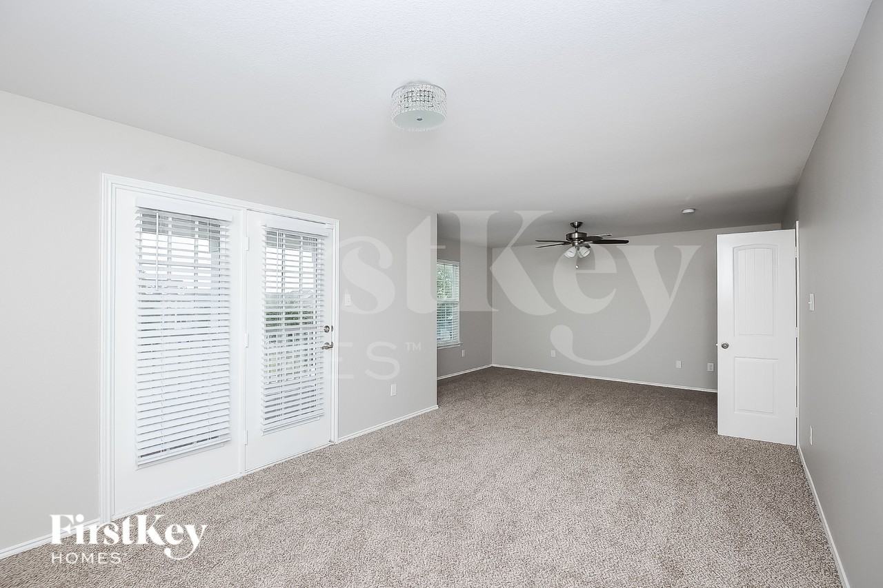 1912 Cabrera Dr - Photo 7 of 16