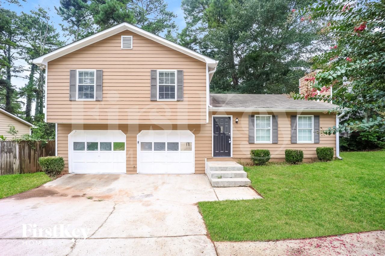 2097 Phillips Rd - Photo 2 of 16