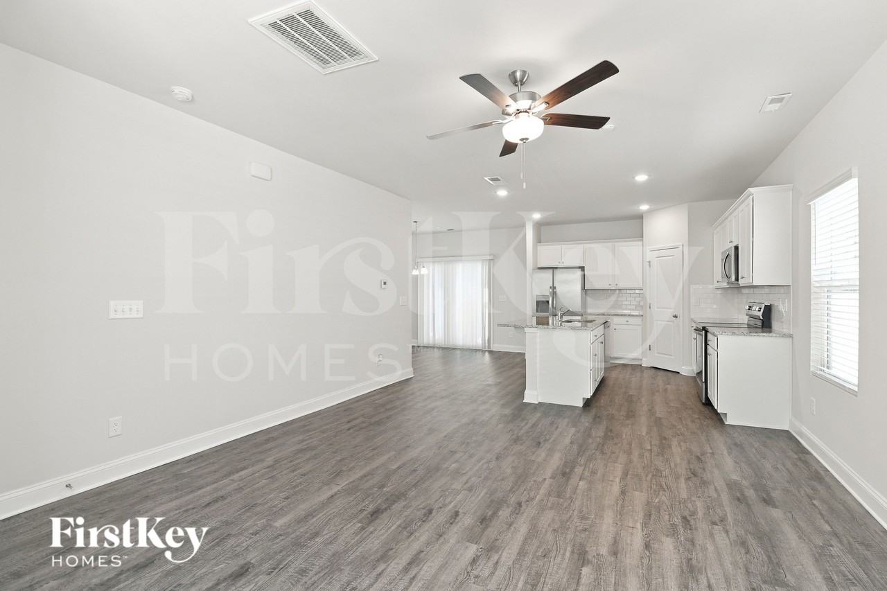 5513 Cobblestone Glen Dr - Photo 4 of 16
