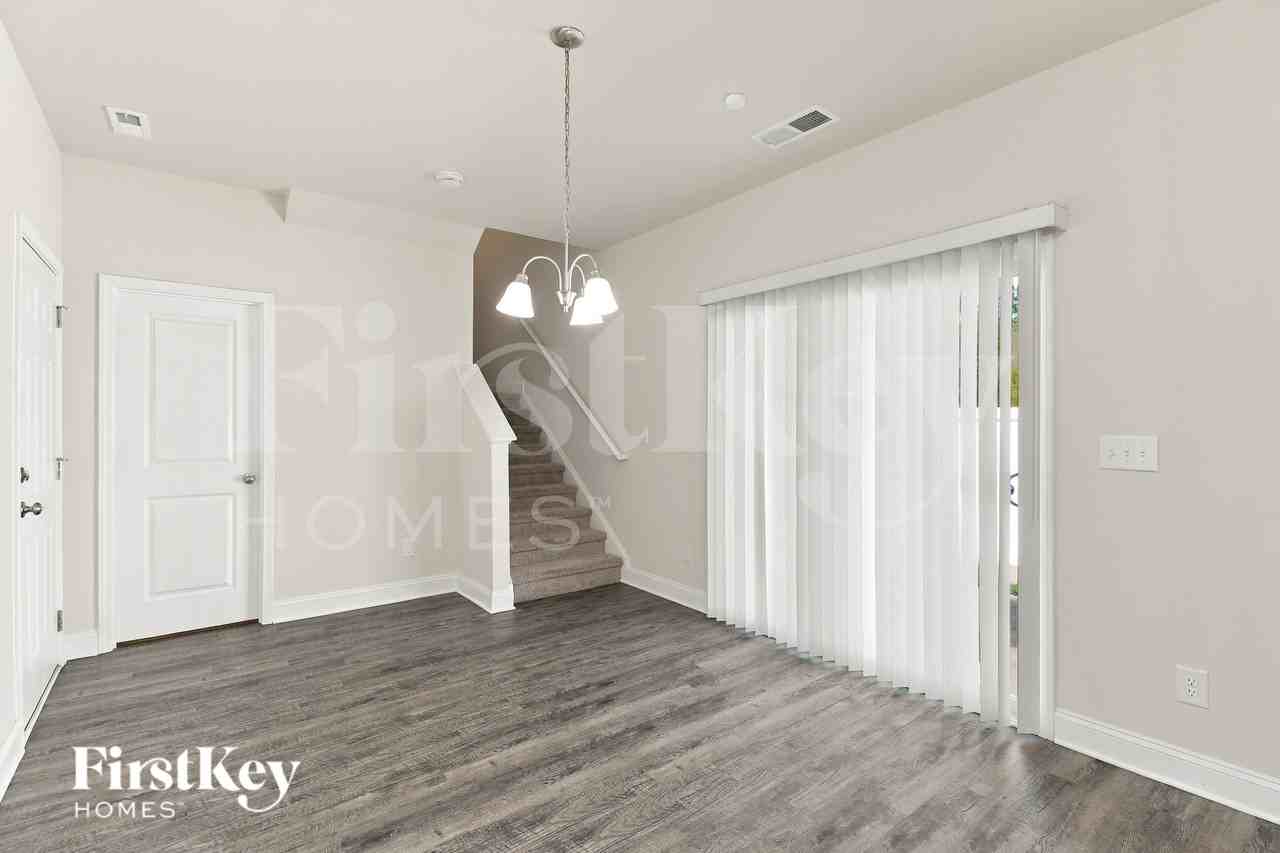 5513 Cobblestone Glen Dr - Photo 5 of 16