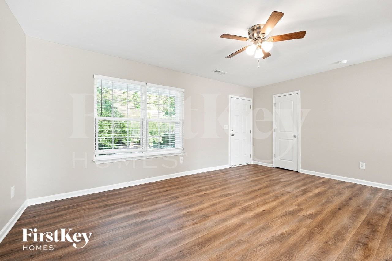 2602 Meadow Knoll Dr - Photo 2 of 16