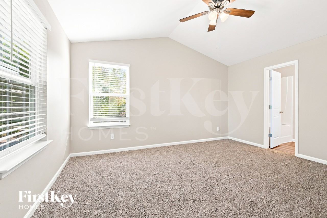 2602 Meadow Knoll Dr - Photo 4 of 16