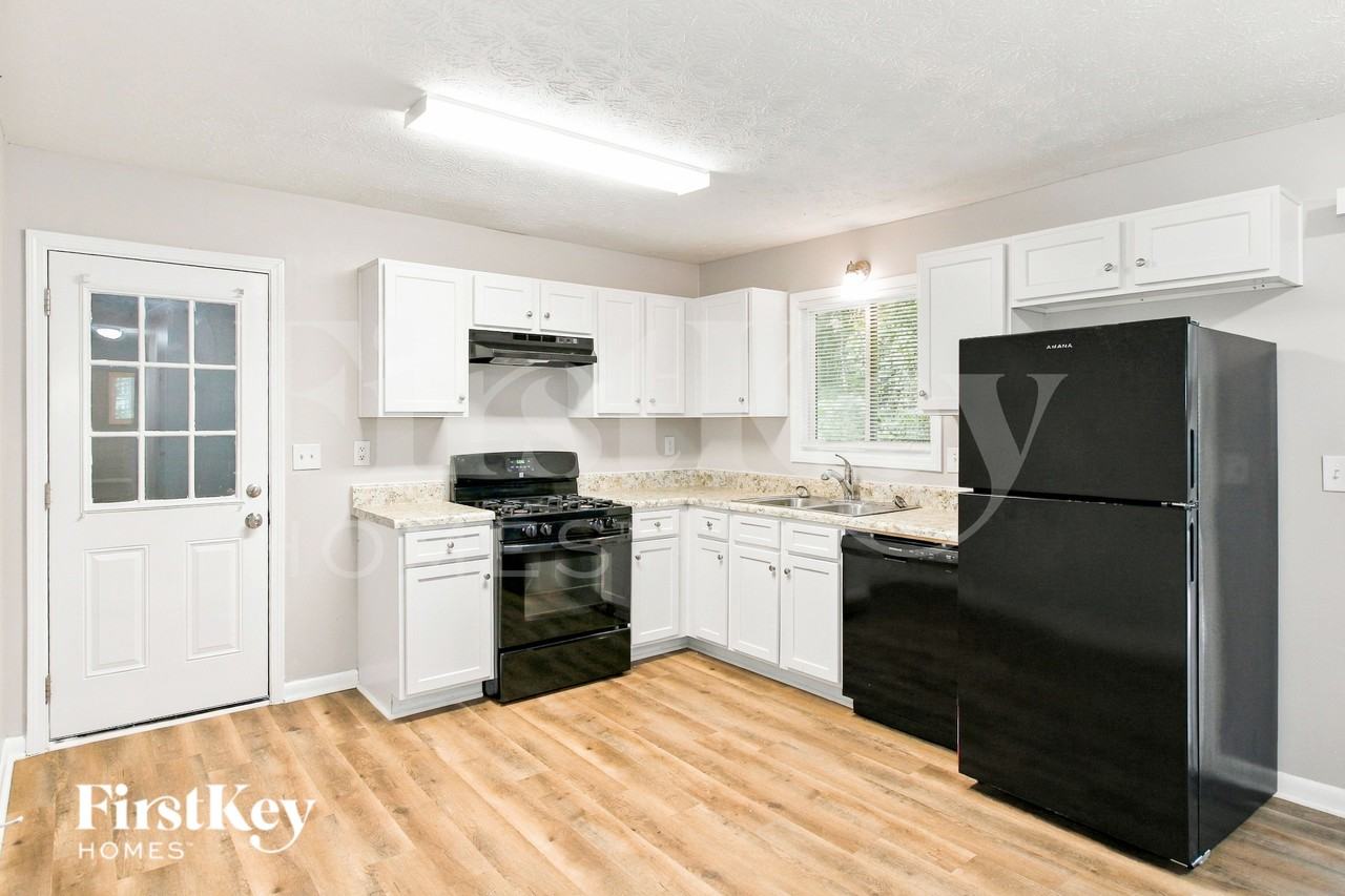 1008 Cone Rd - Photo 5 of 16