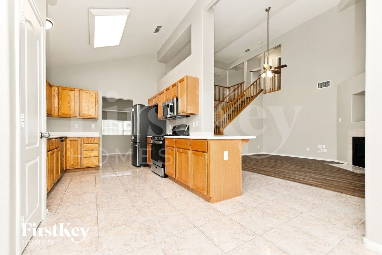 5805 Grand Heritage St - Photo 6 of 16