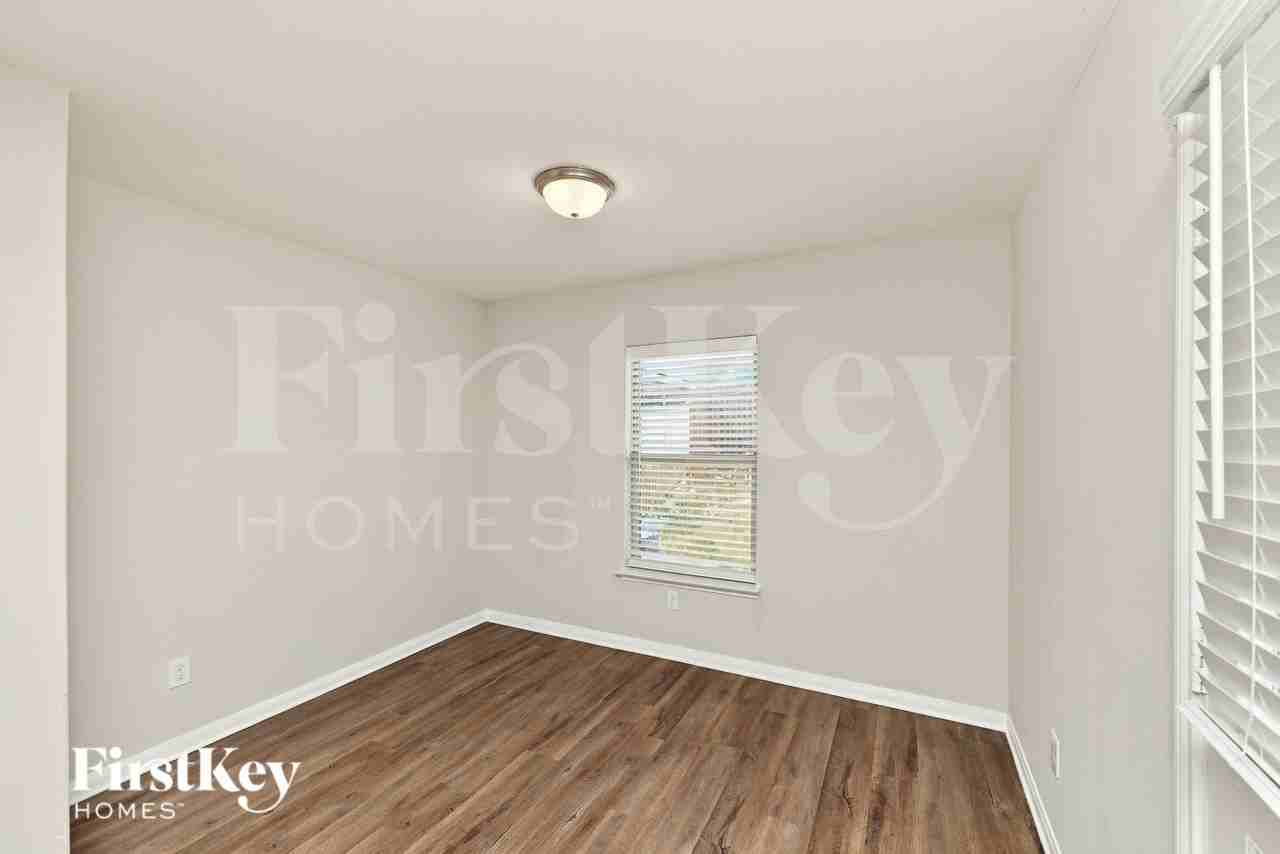 14259 Chaps Dr - Photo 4 of 17