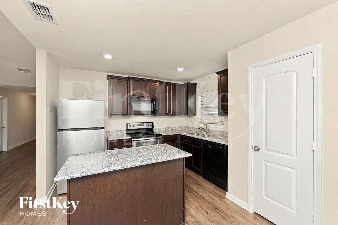 14259 Chaps Dr - Photo 6 of 17