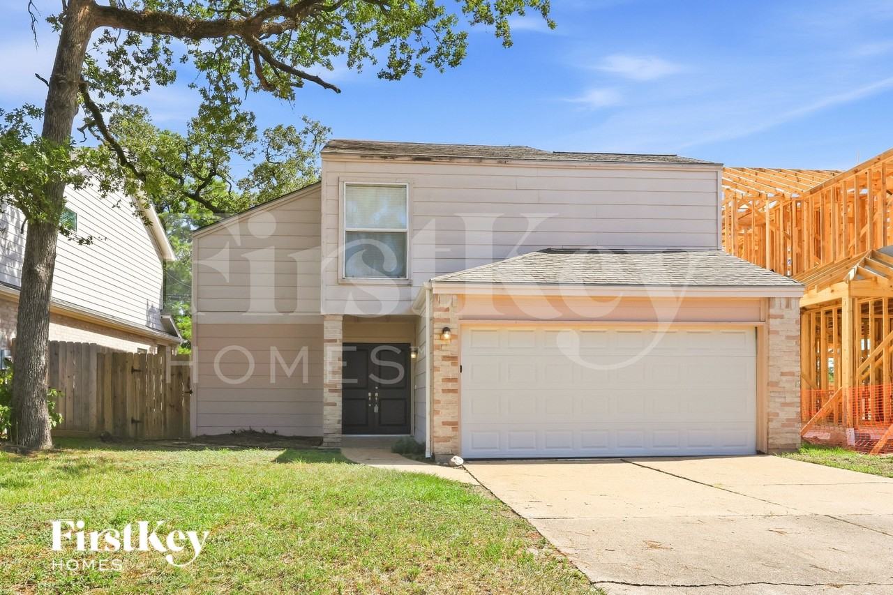 11936 Lakewood West Dr - Photo 2 of 17