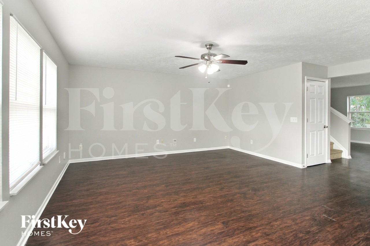 6914 Governors Point Blvd - Photo 3 of 16