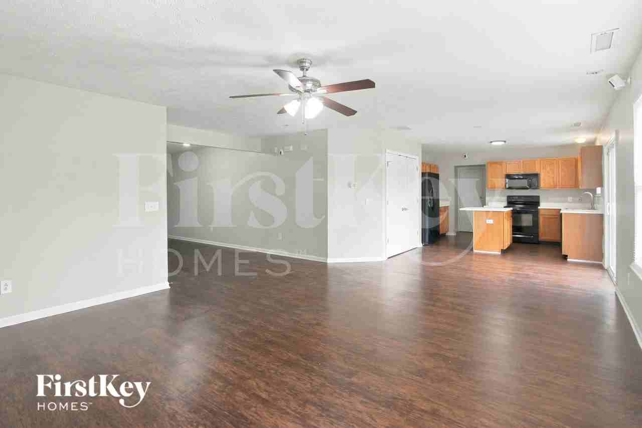 6914 Governors Point Blvd - Photo 4 of 16