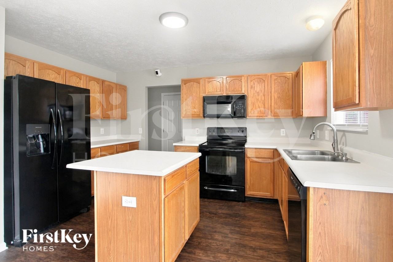 6914 Governors Point Blvd - Photo 5 of 16
