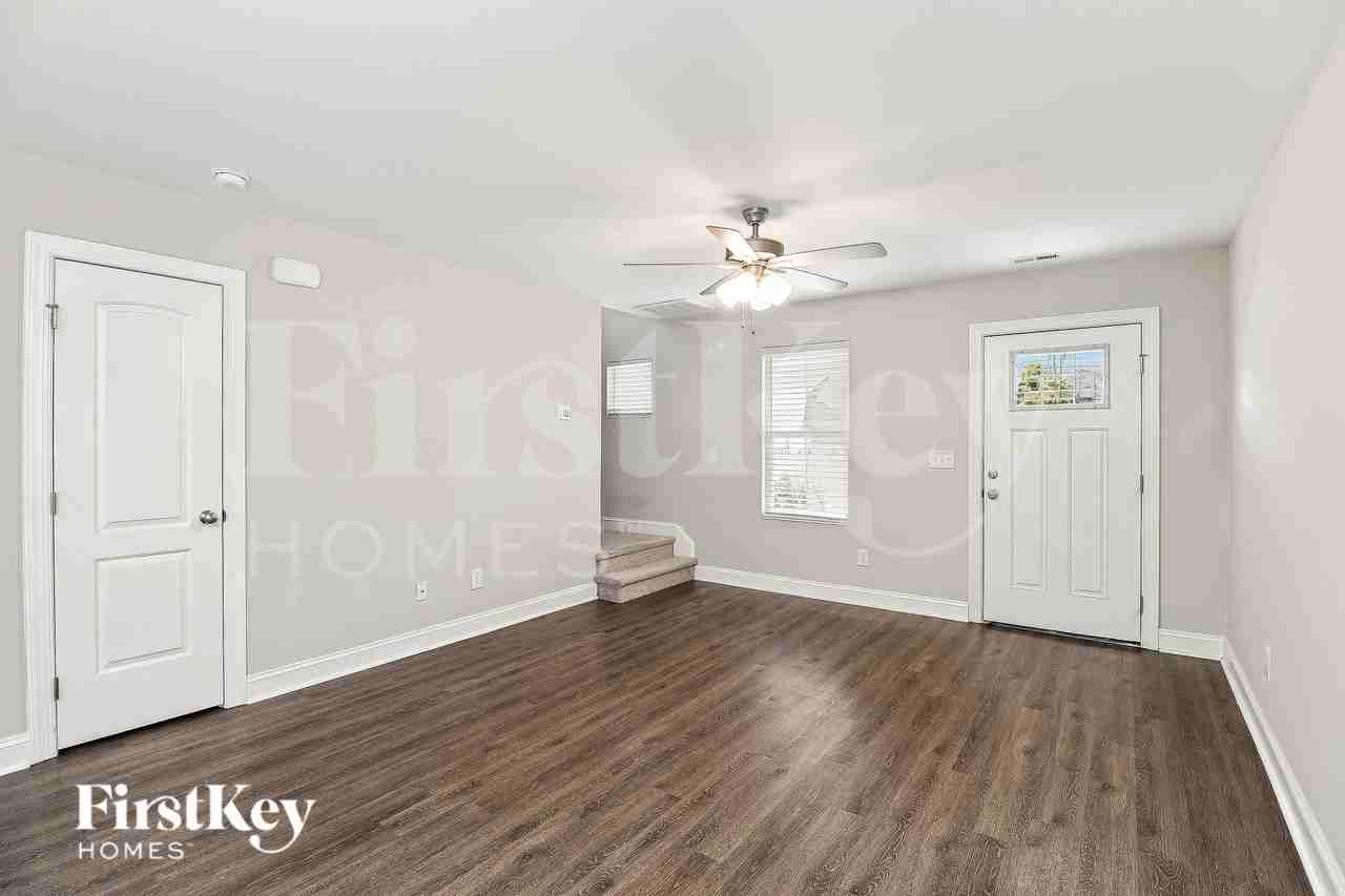 2041 Samantha Dr - Photo 3 of 16