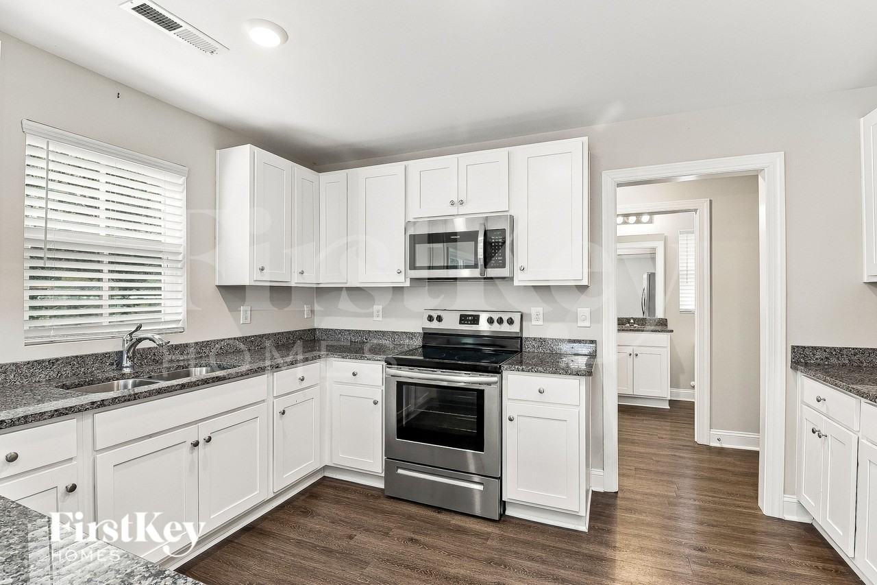2041 Samantha Dr - Photo 6 of 16