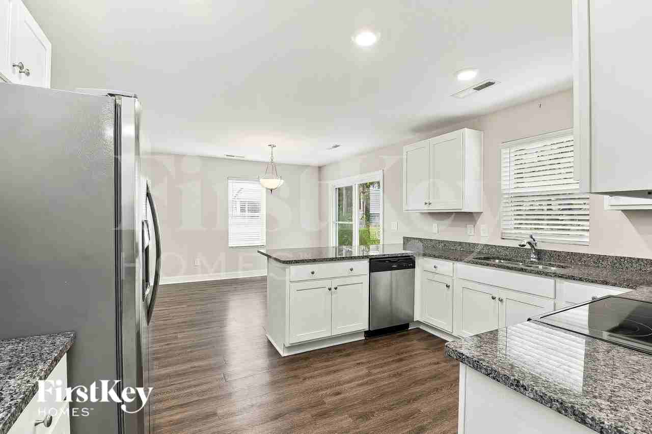 2041 Samantha Dr - Photo 7 of 16