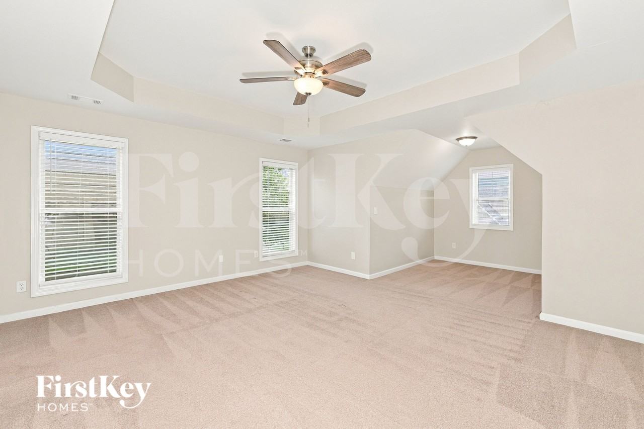 5952 Park Bend Ave - Photo 7 of 16