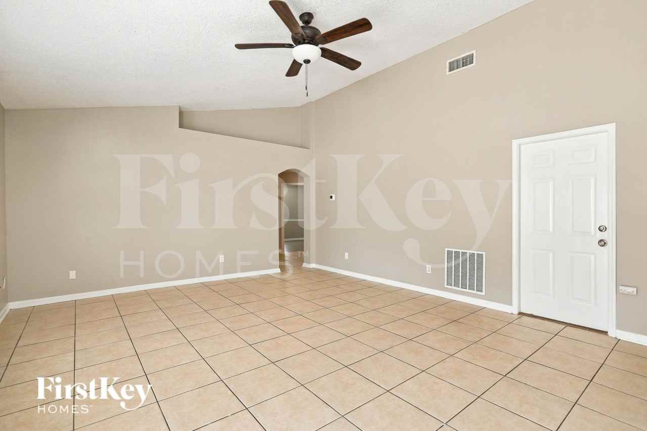 4275 Hanging Moss Dr - Photo 3 of 16