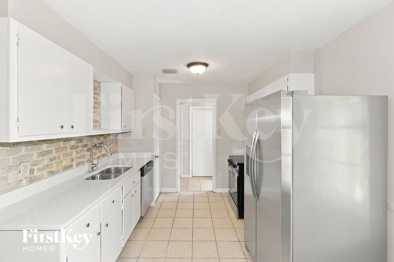 4350 Cary Hill Cv - Photo 5 of 16
