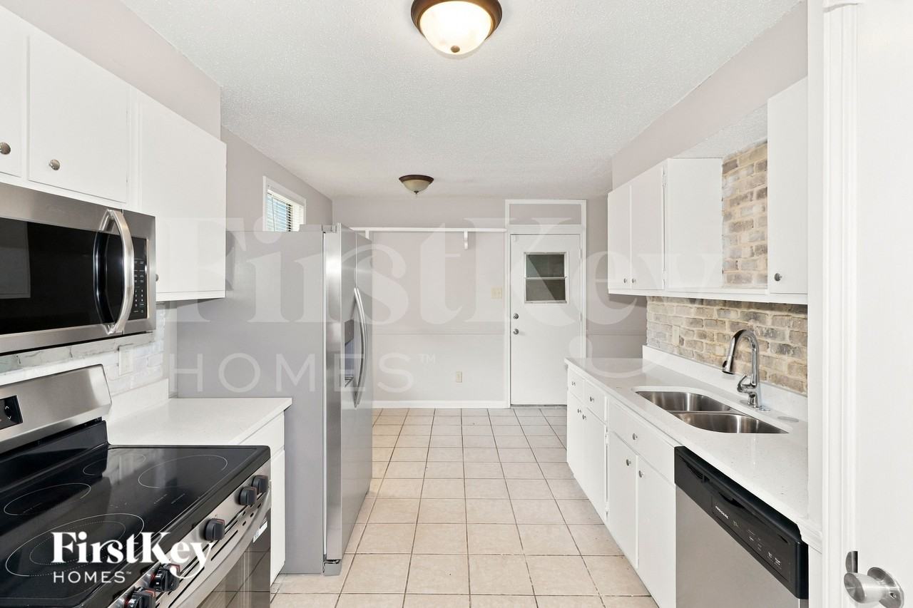 4350 Cary Hill Cv - Photo 6 of 16