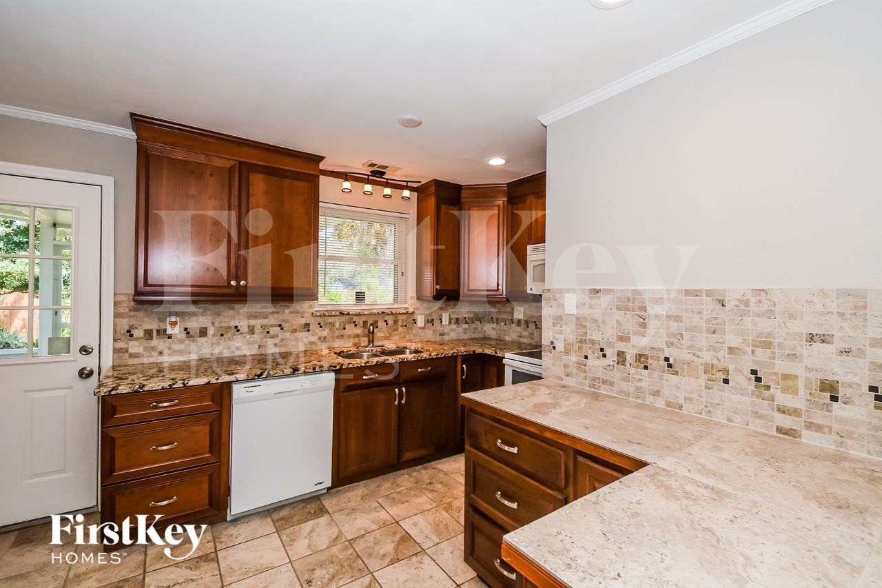 7127 Altama Rd - Photo 5 of 16