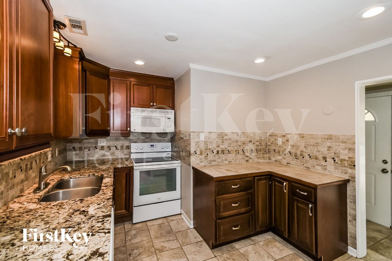 7127 Altama Rd - Photo 6 of 16