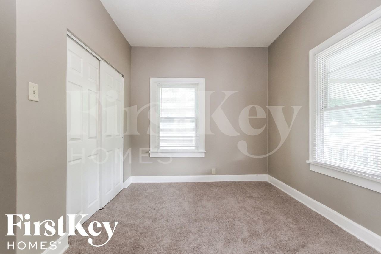 2160 S Emerson Ave - Photo 6 of 15