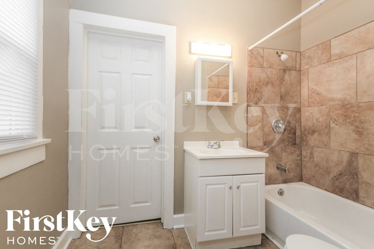 2160 S Emerson Ave - Photo 7 of 15