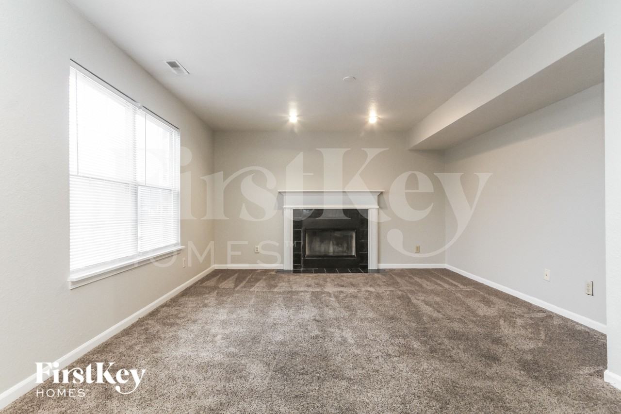 860 Treyburn Green Dr - Photo 3 of 16