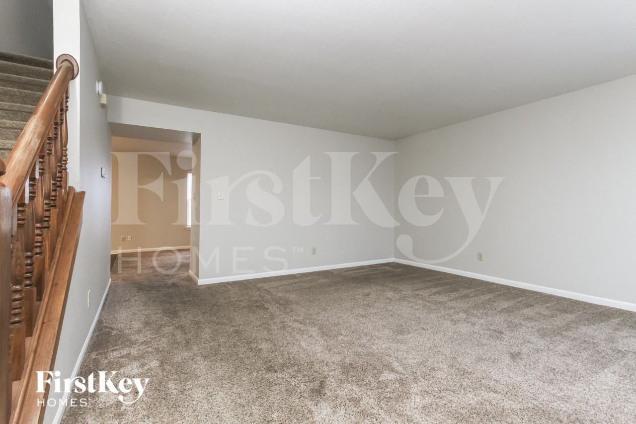 860 Treyburn Green Dr - Photo 4 of 16