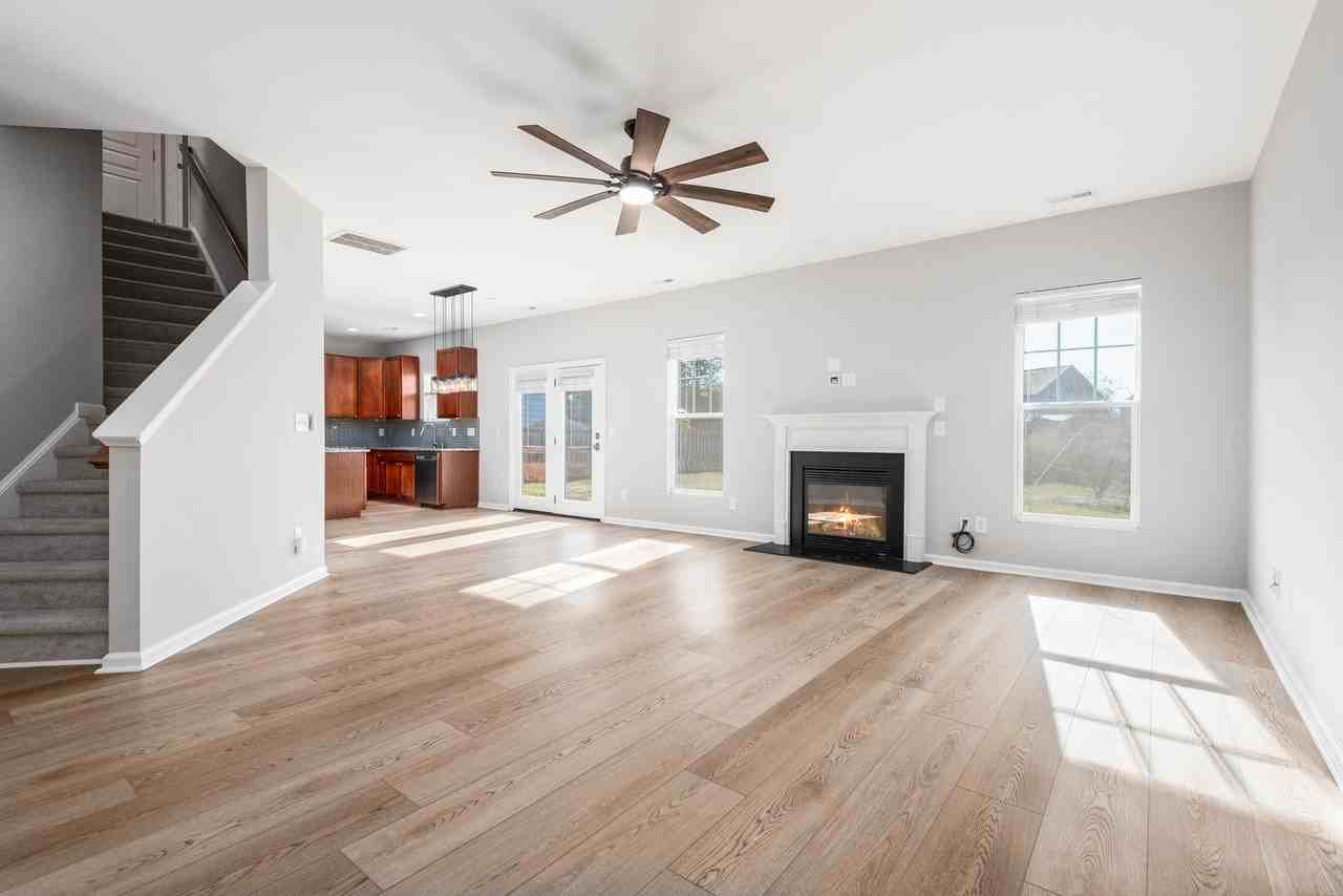 2010 Woodsdale Dr - Photo 7 of 23